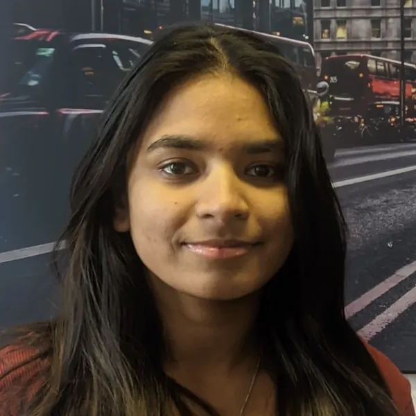 Ms Geetika, lektorka z Dubaju